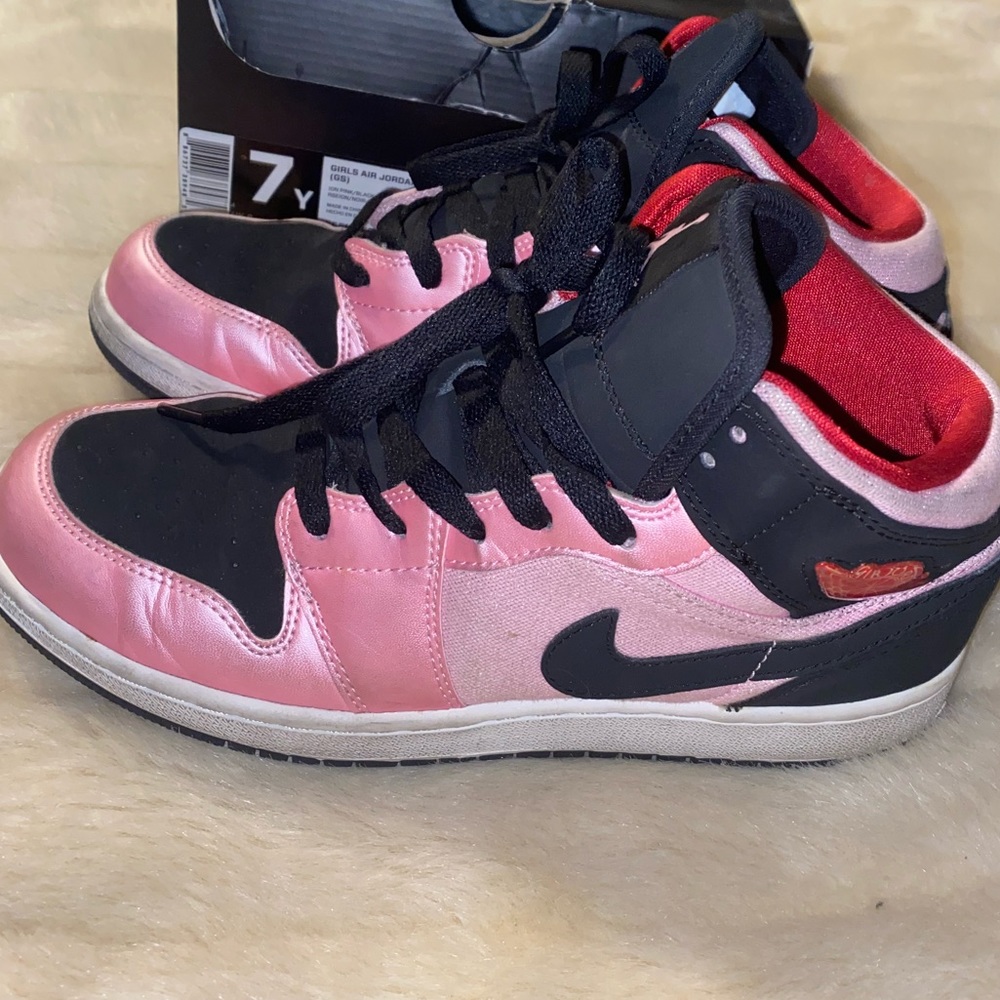 Air Jordan’s 1 mid